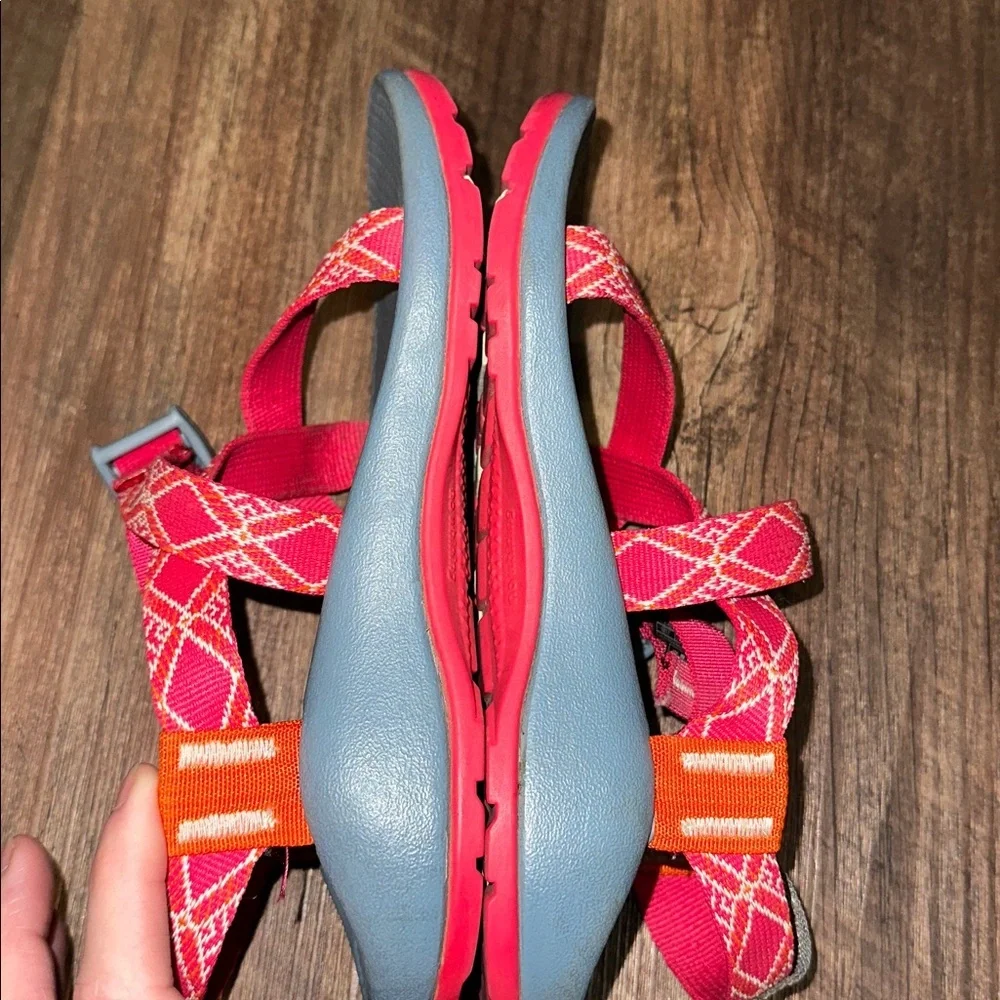 Girls Chaco Sandals size 2 Blue & Pink‎ EUC